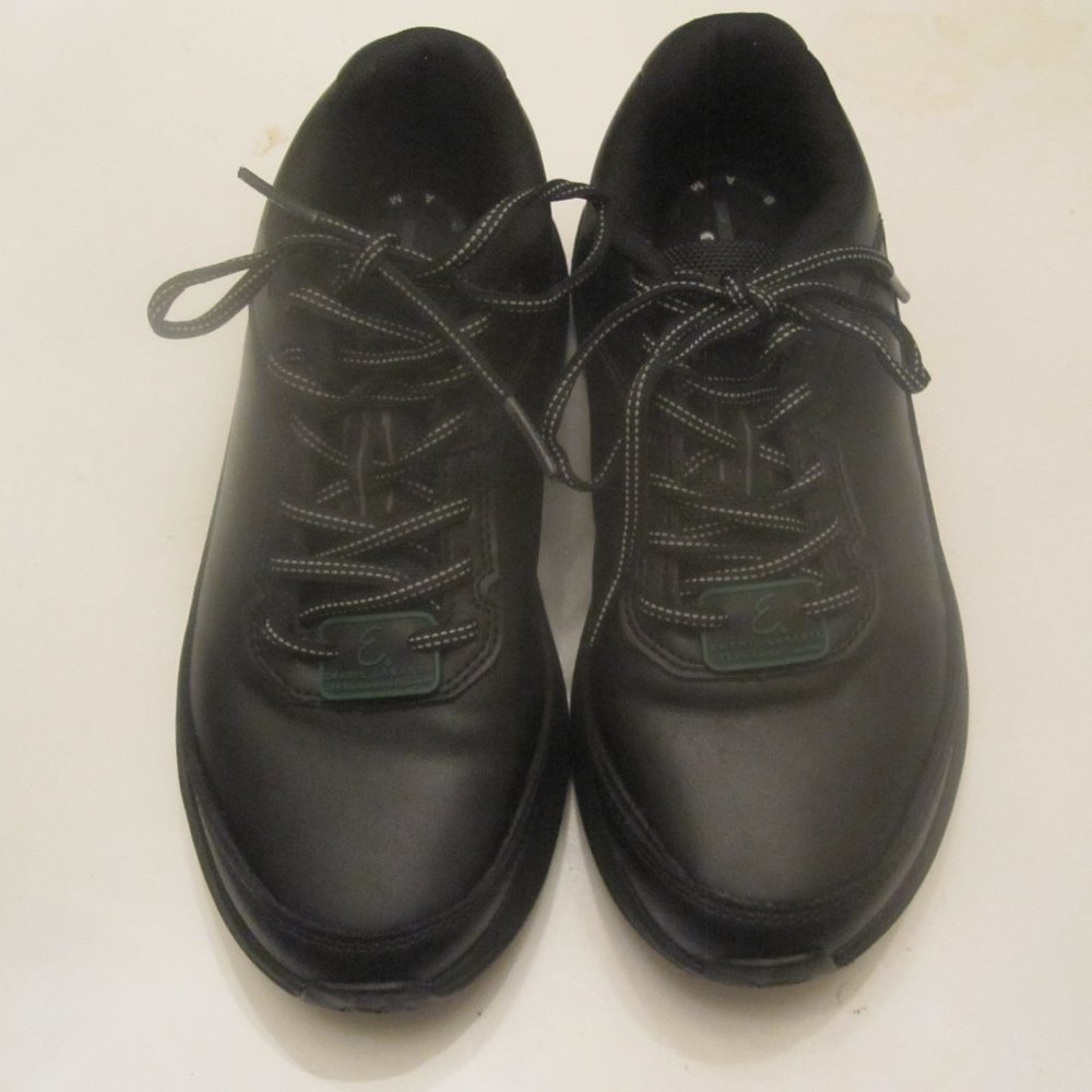 Emeril Lagasse Women's Black Leather Work Shoes. Size 7M. Memory Foam.